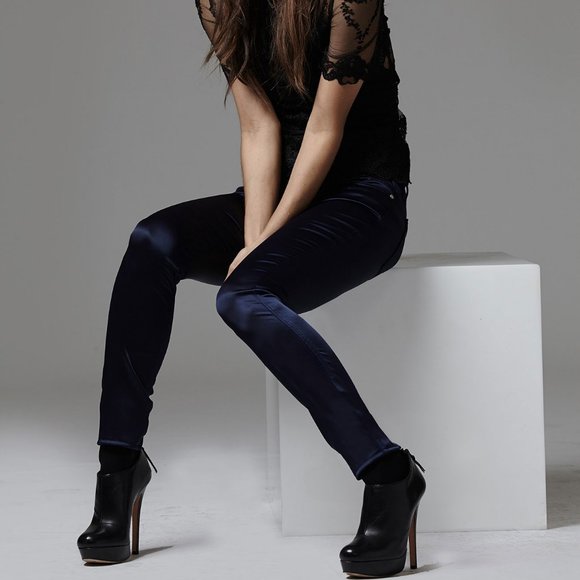 7 For All Mankind skinny satin jeans size 24 - Picture 1 of 17